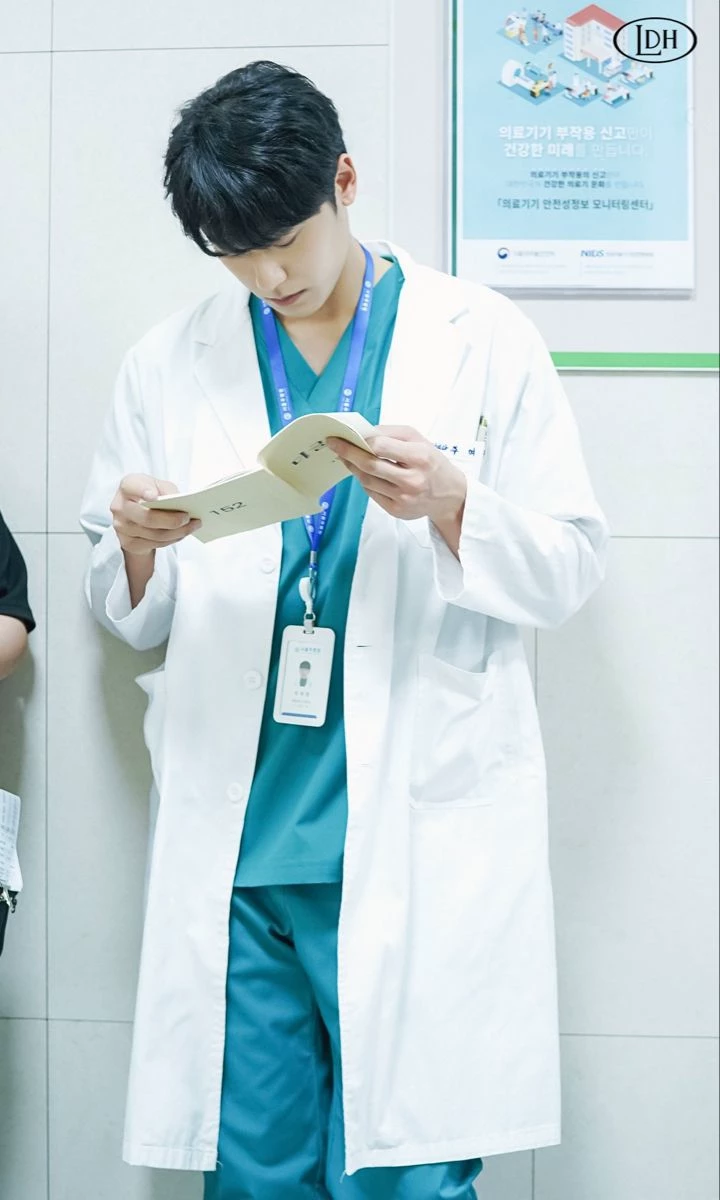 Park Minho thumbnail