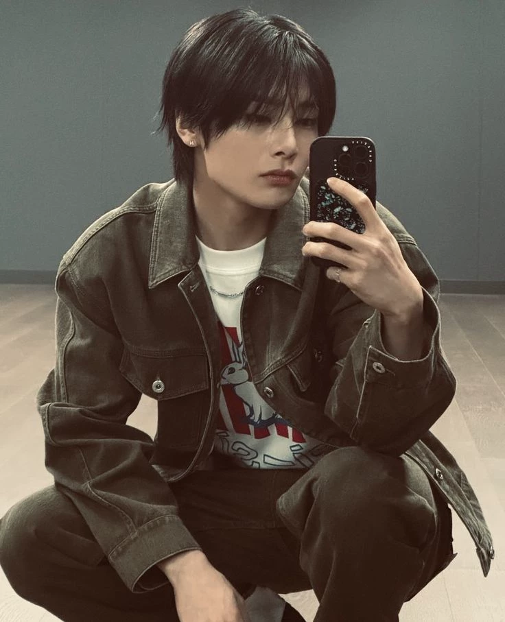 Jeongin thumbnail