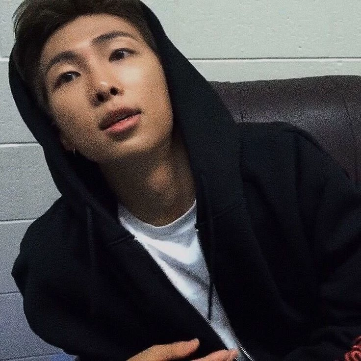 Kim Namjoon - Idol que se apaixona por você thumbnail