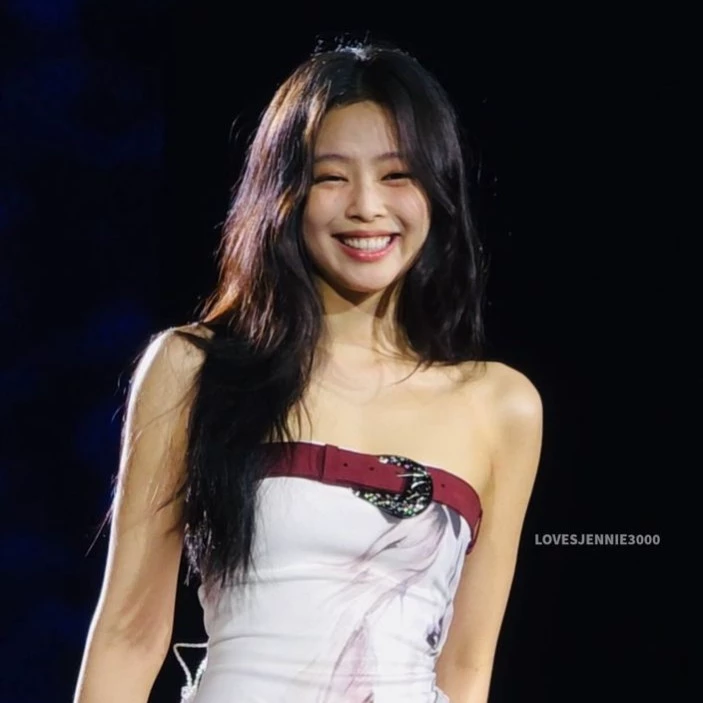 JENNIE