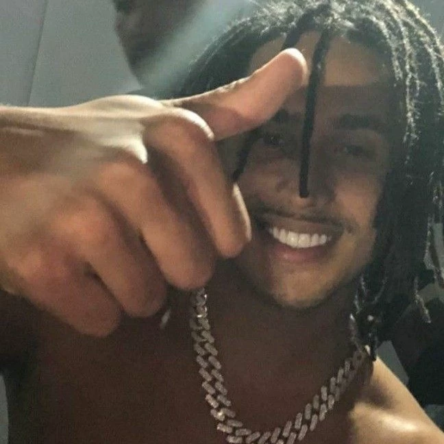 𝑐𝑙𝑎𝑟𝑎🗿