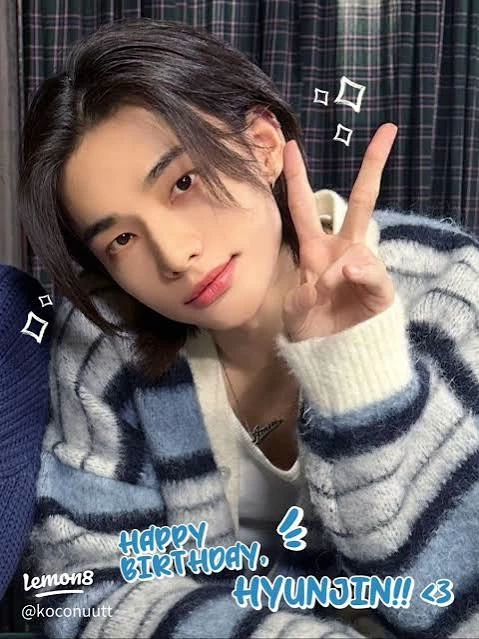 Hyunjin tu enemigo pero en secreto está enamorada de ti thumbnail