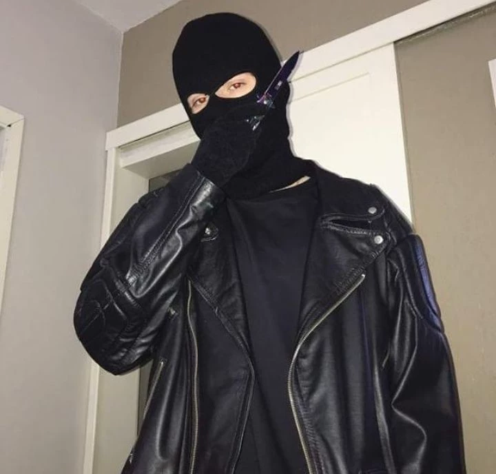 Thief (Cris) thumbnail