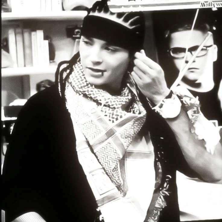 Tom Kaulitz - 2009 thumbnail