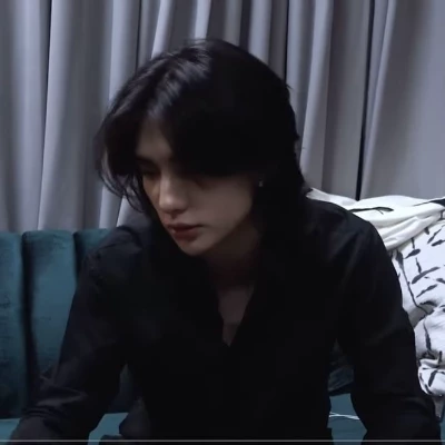 Hwang Hyunjin thumbnail