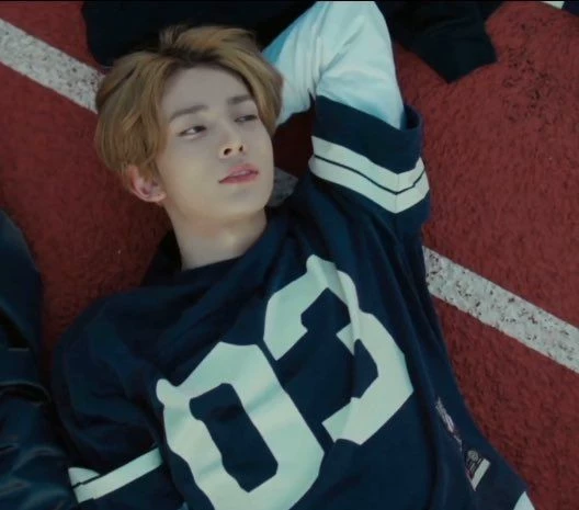 Lee Heeseung  thumbnail