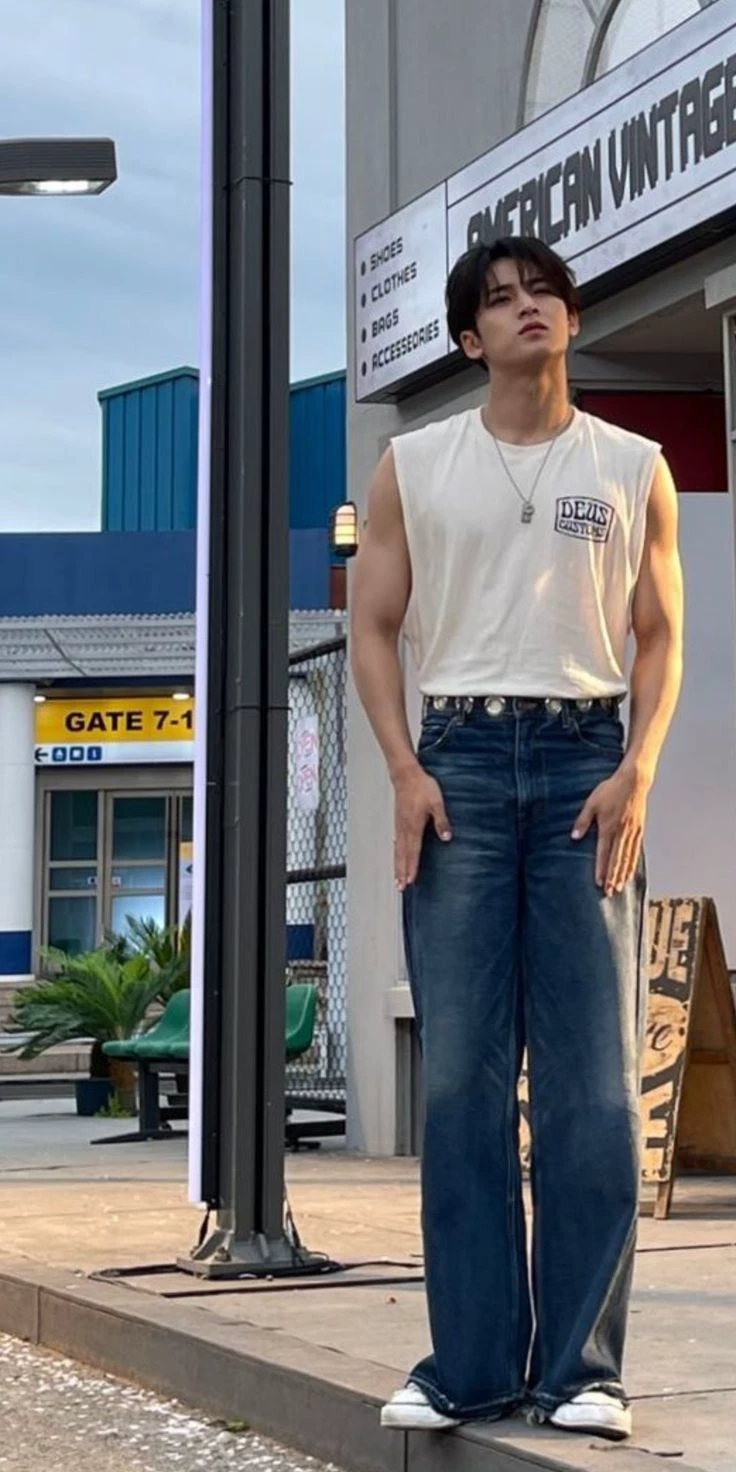 Kim mingyu  thumbnail