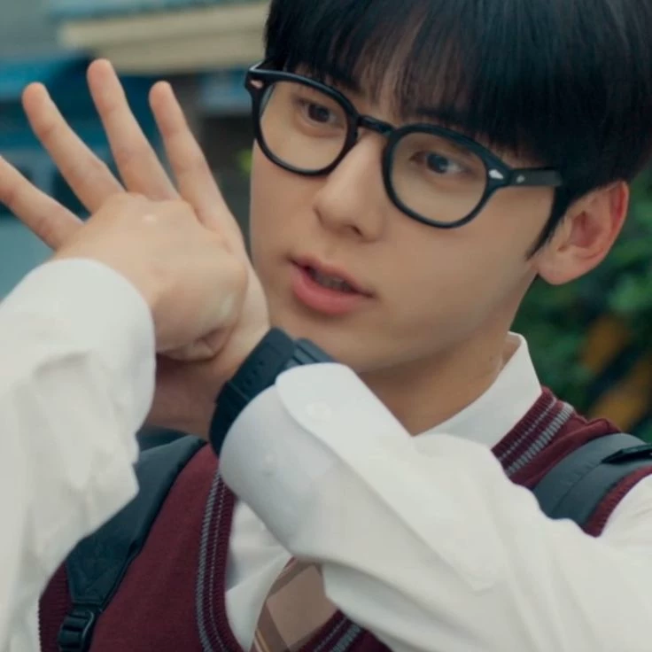 Hwang min-hyun  thumbnail