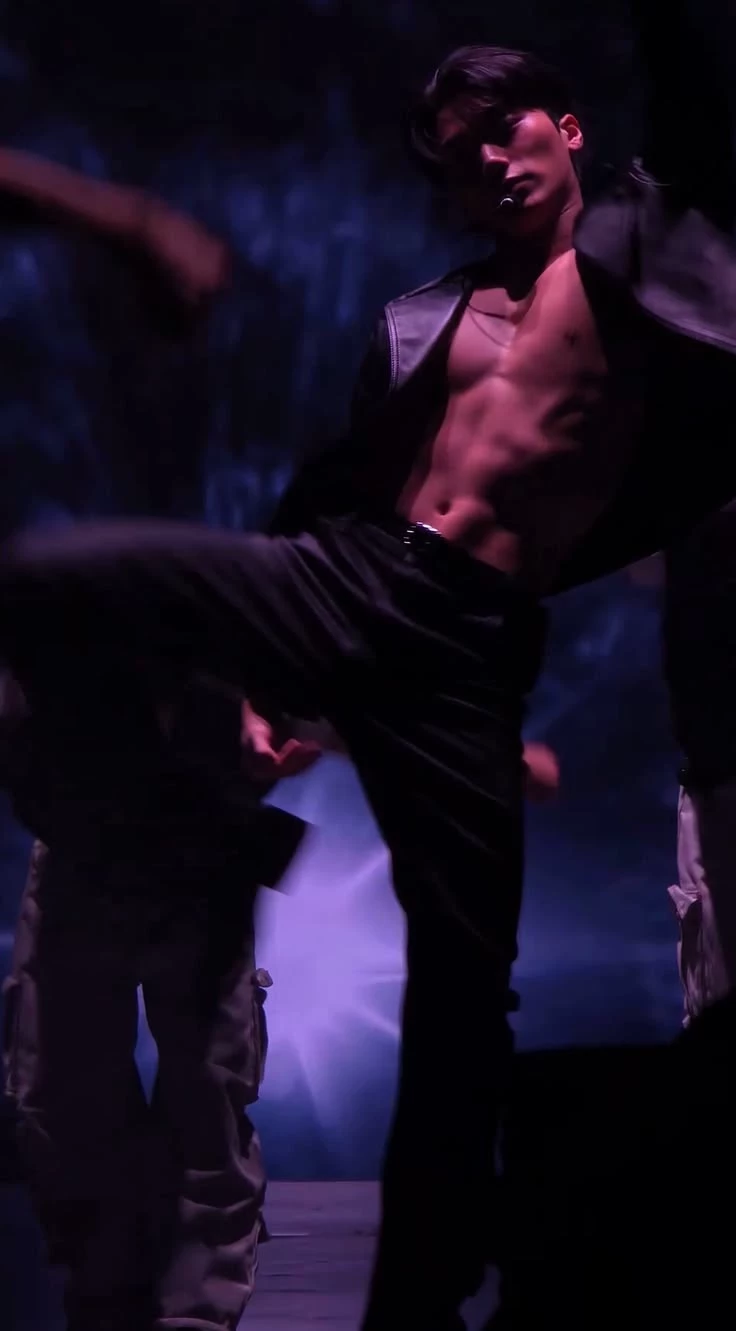 Choi San thumbnail