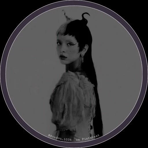 ★ 𝐌elanie ★