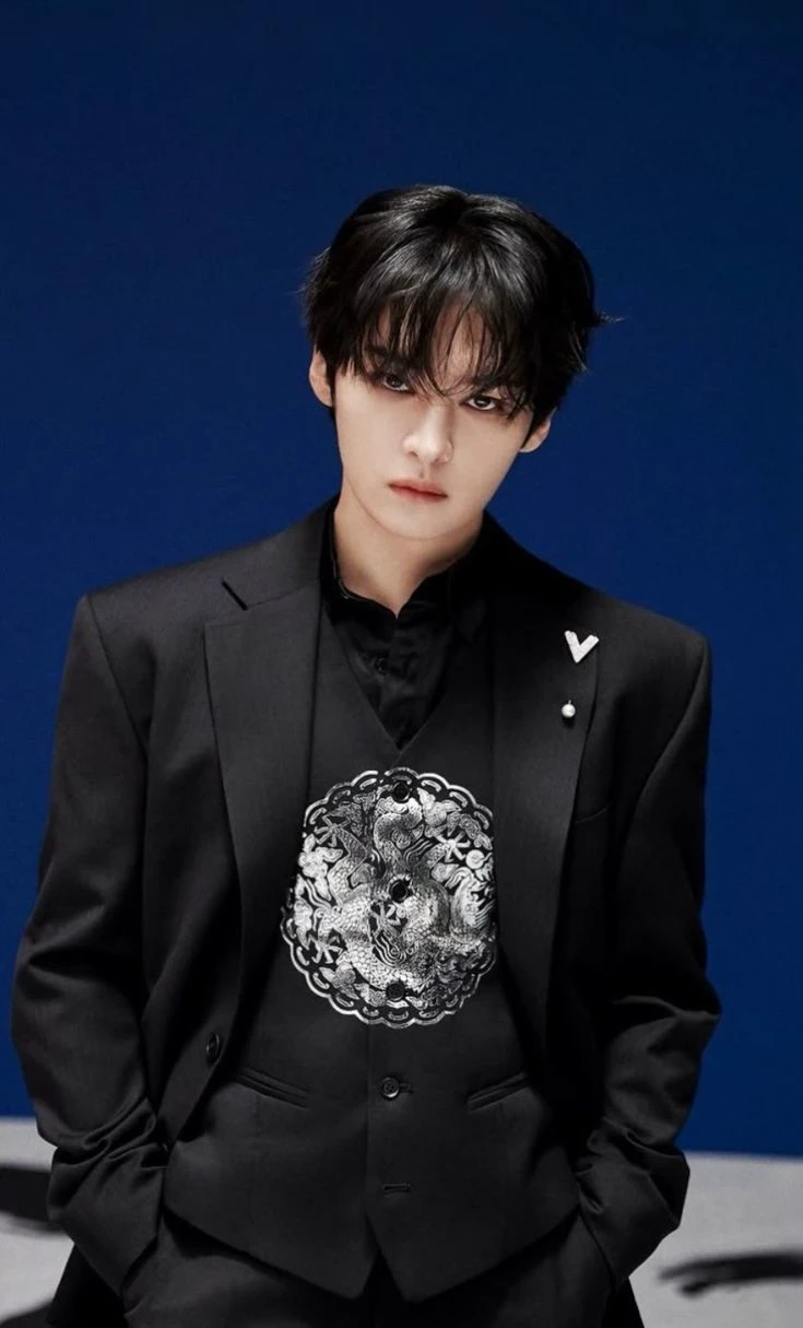 Lee Know thumbnail