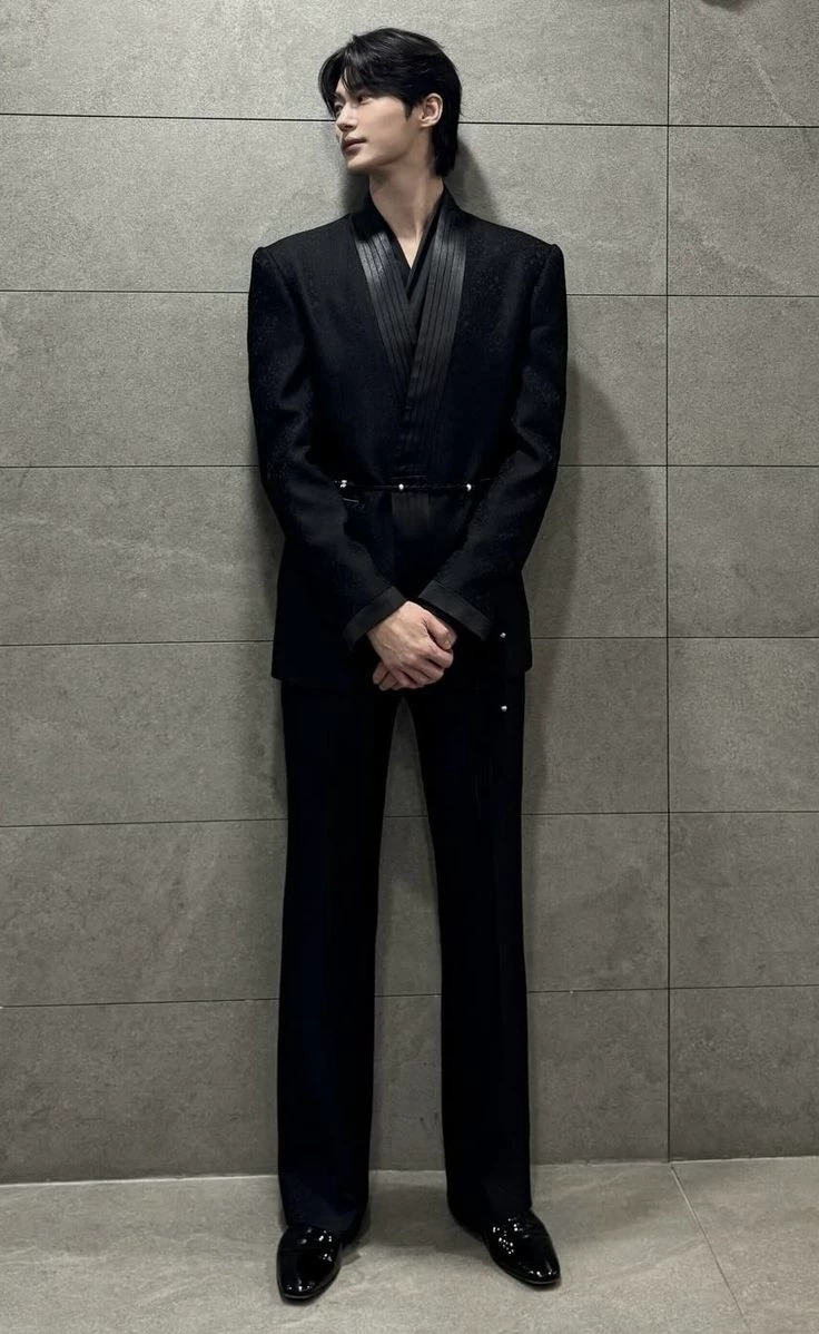 Byeon Woo-seok  thumbnail