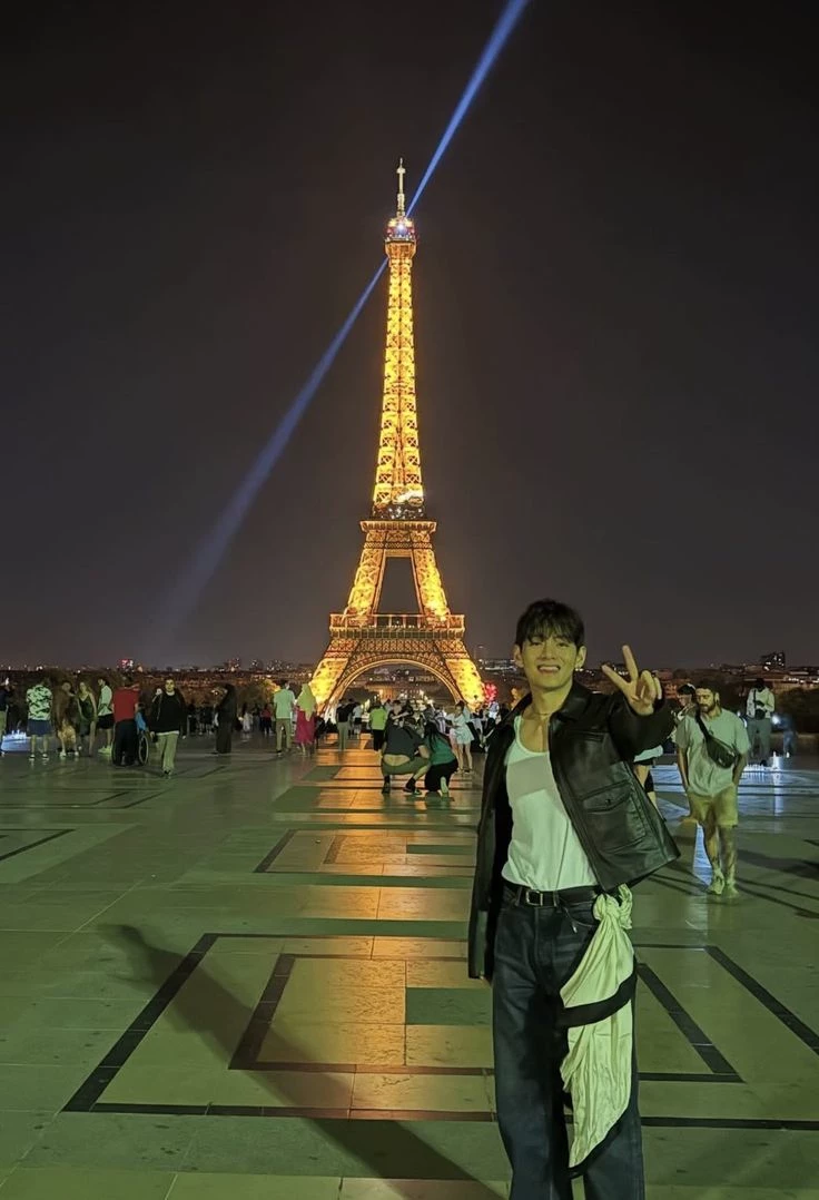 Kim Taehyung  thumbnail