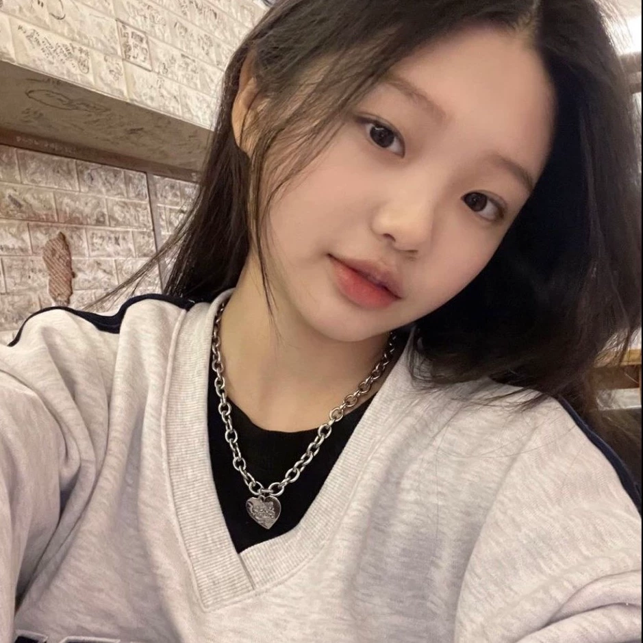 Ava
