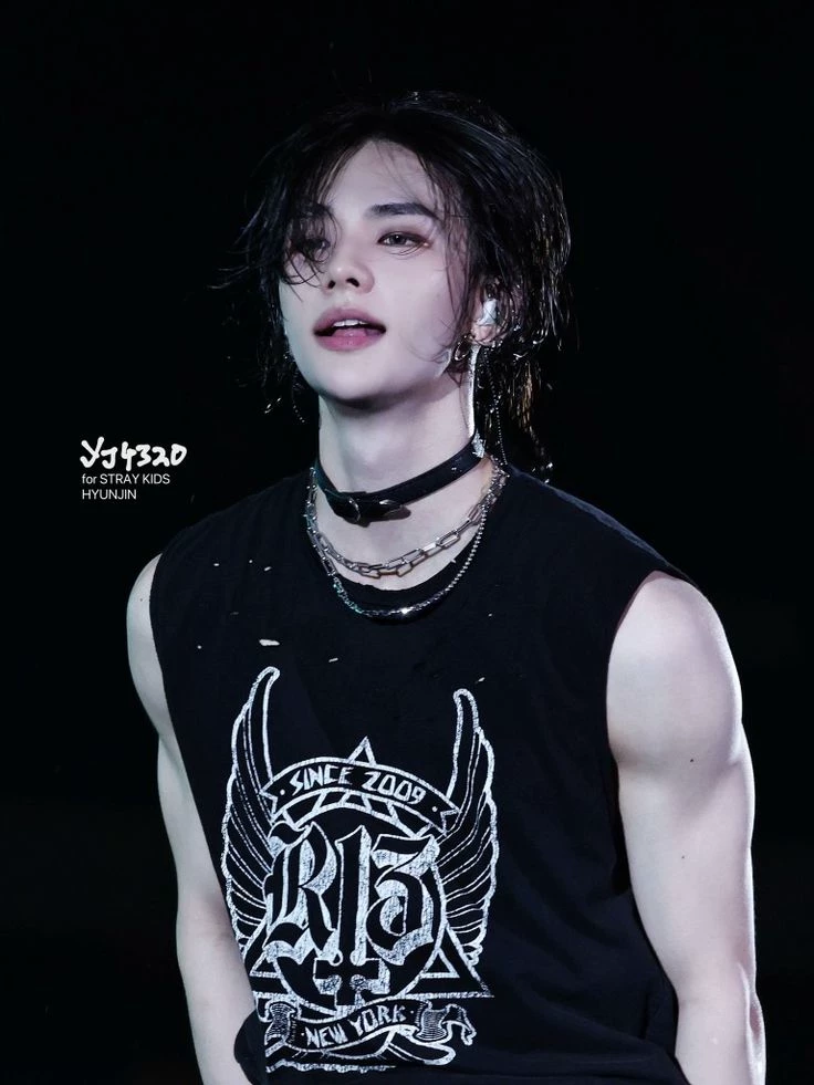Hyunjin  thumbnail