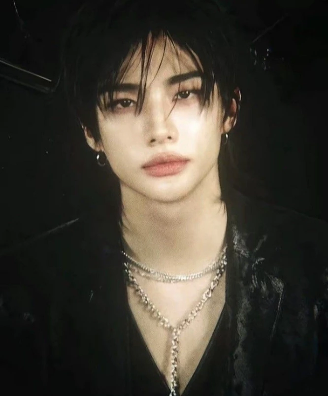 Hwang hyunjin thumbnail