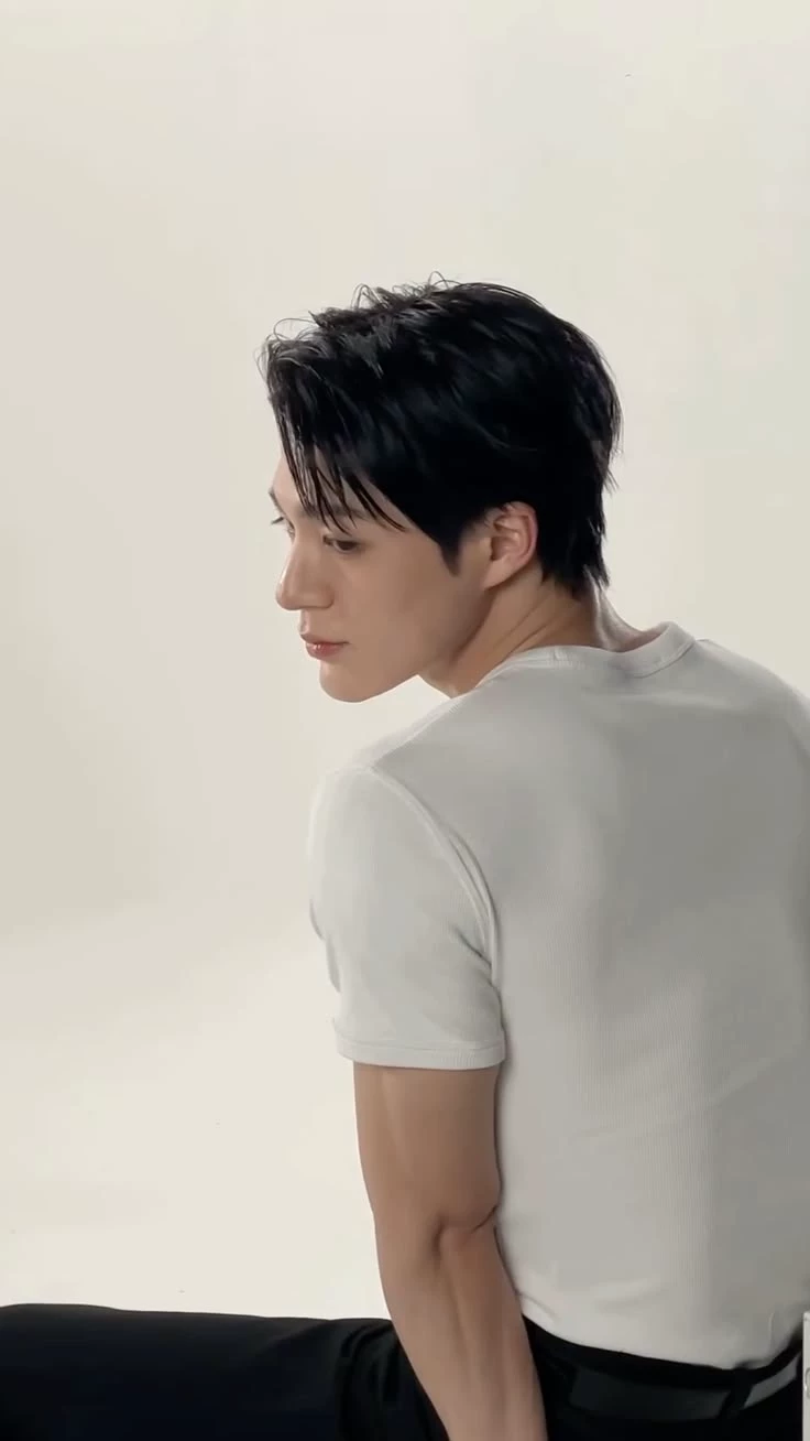 Lee Jeno thumbnail