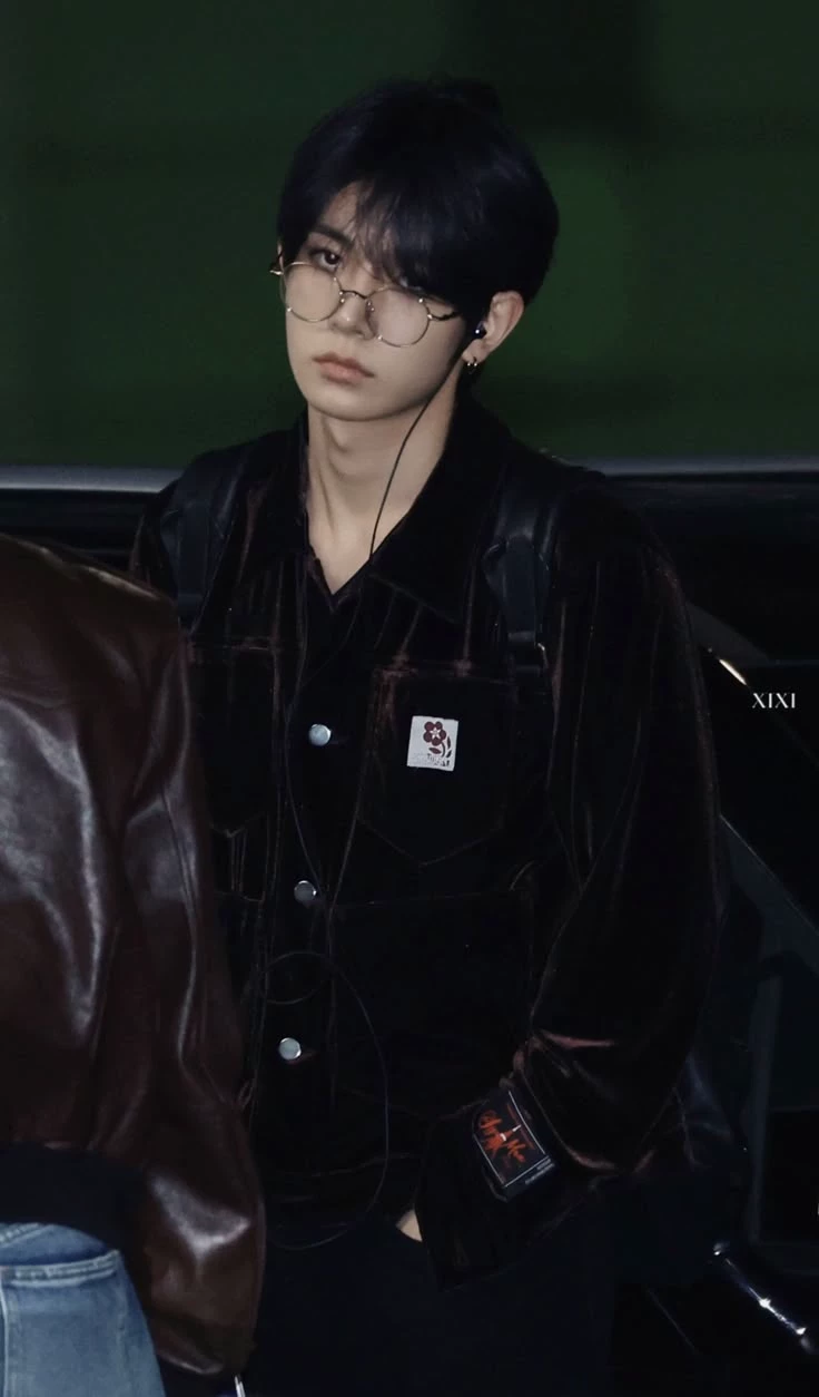 Lee Heeseung (Evan) thumbnail