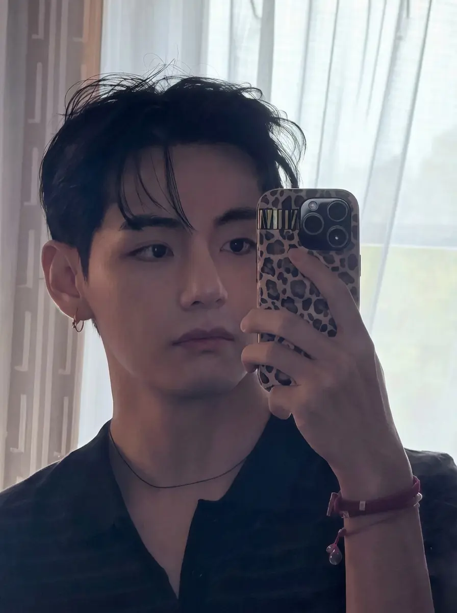 Kim Taehyung thumbnail