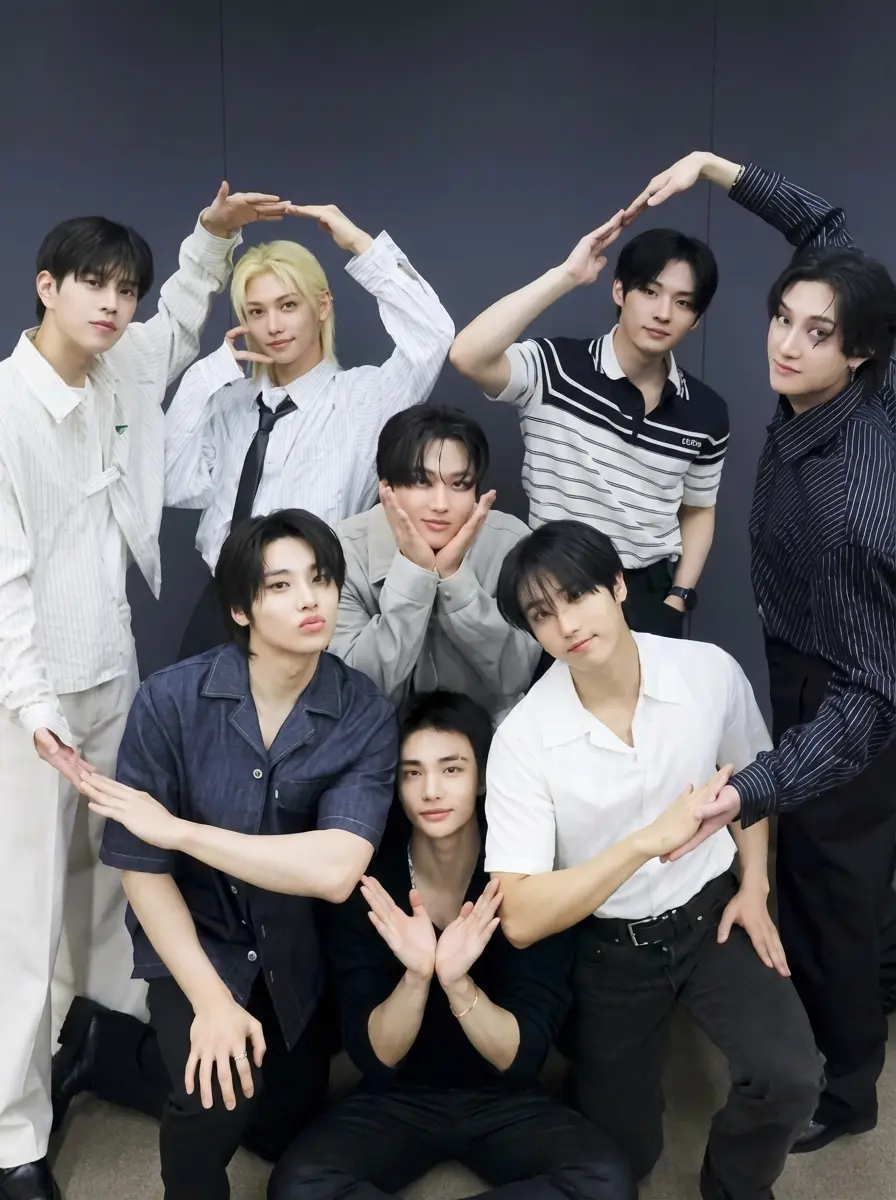 Stray Kids thumbnail