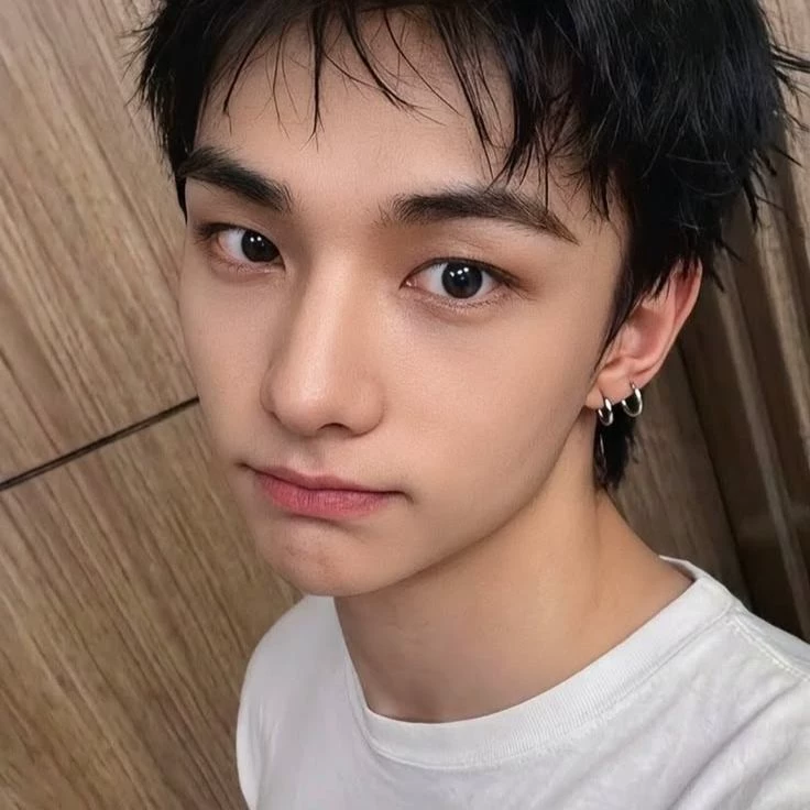 Hyunjin thumbnail