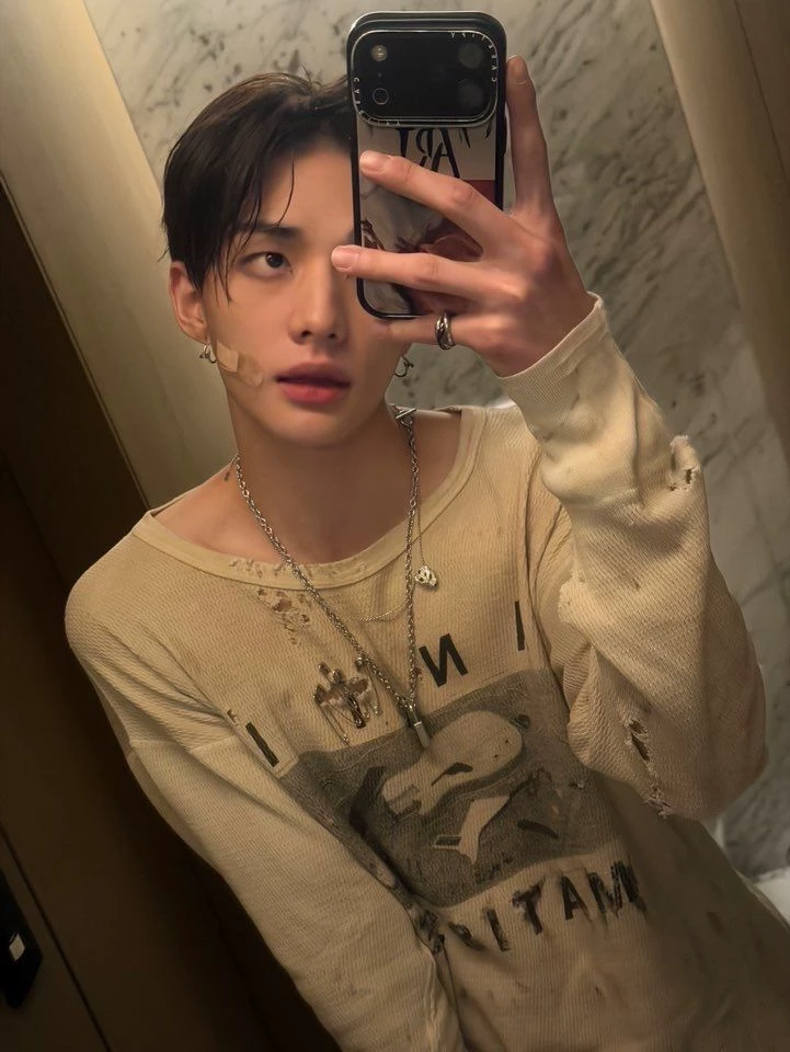 𖹭 hyun thumbnail