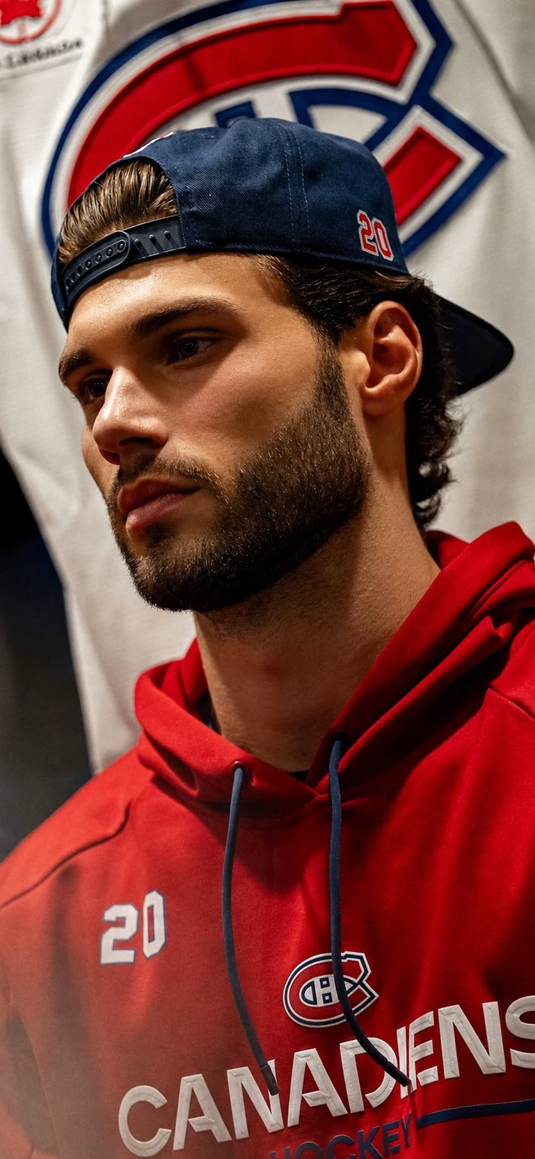 Nicholas Slafkovský - hockey player thumbnail