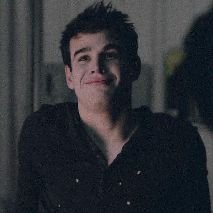 Simon Lewis (Shadowhunters)  thumbnail