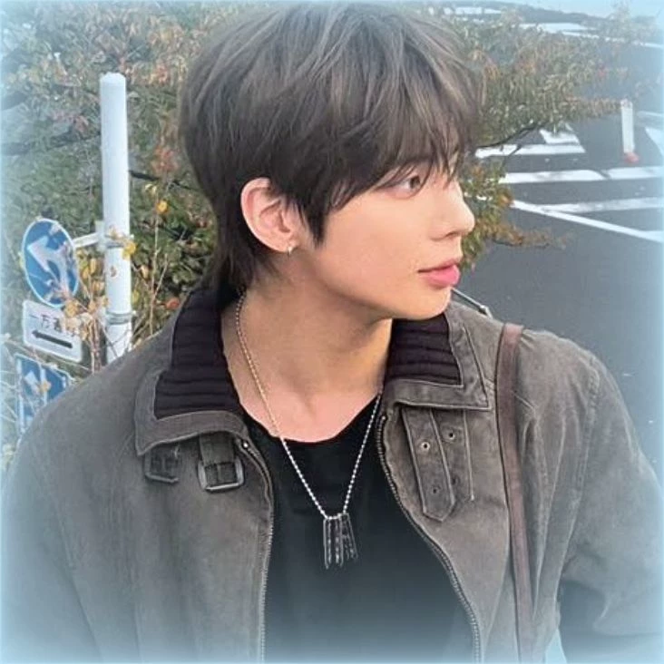 Huening Kai thumbnail