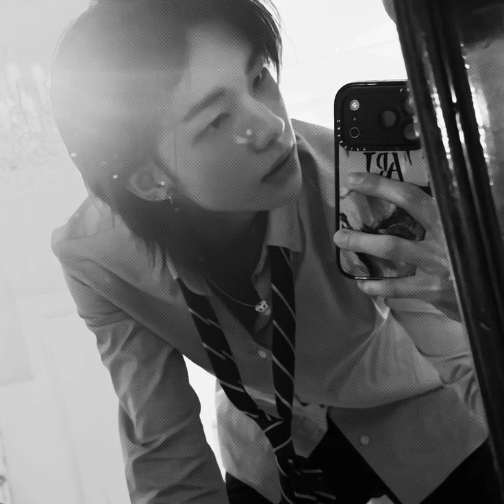 Hwang Hyunjin  thumbnail