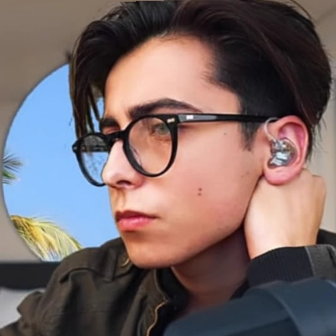 Aidan Gallagher thumbnail