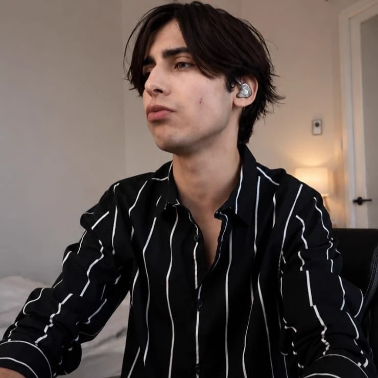 Aidan Gallagher thumbnail