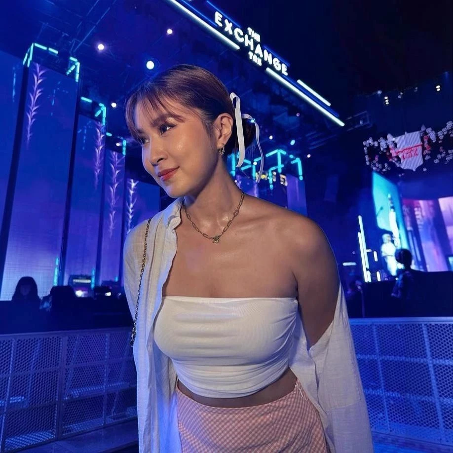 Elizabeth Tan thumbnail