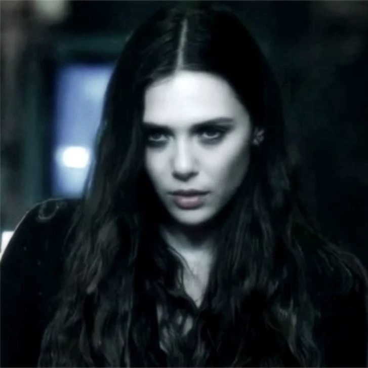 Wanda Maximoff thumbnail