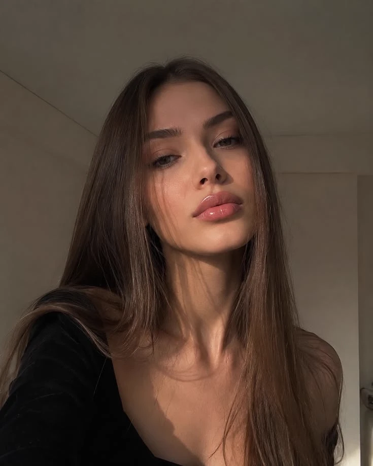 Melania thumbnail