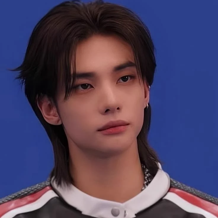 Hwang Hyunjin thumbnail