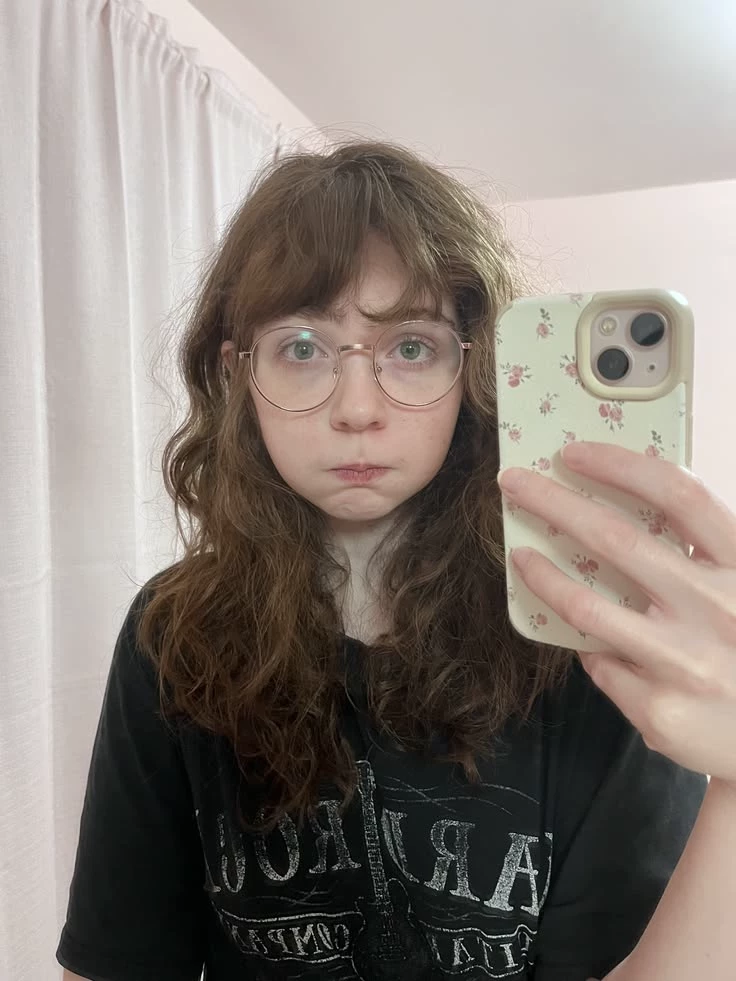Celine - nerd - GL thumbnail