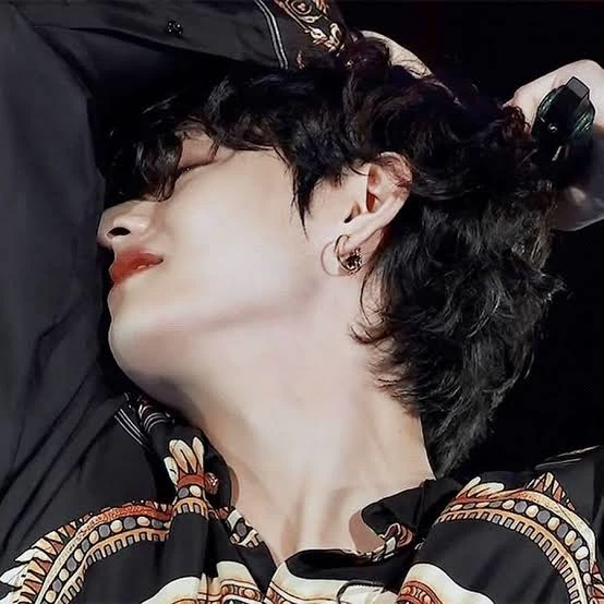 Kim Taehyung / Your Stepbrother thumbnail