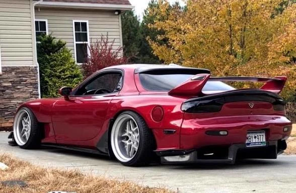 MAZDA RX7 (equipped with a rotary engine) thumbnail