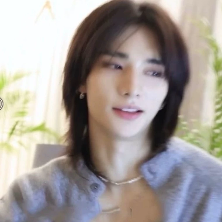 Hyunjin hwang thumbnail