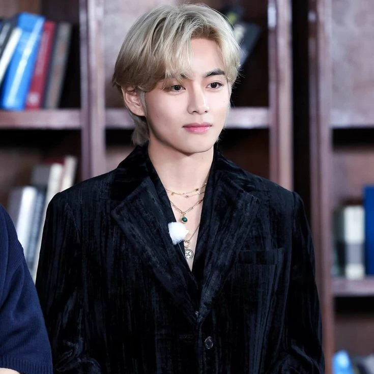 Kim Taehyung thumbnail