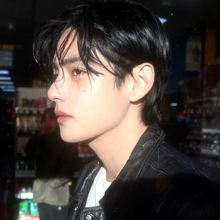 Kim Taehyung thumbnail