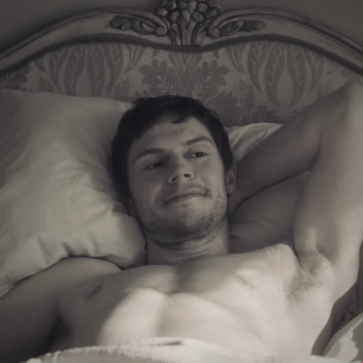 Evan Peters thumbnail