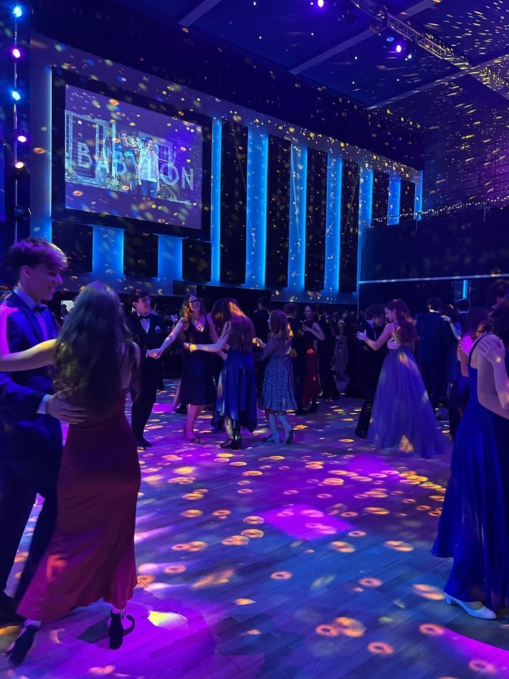 🕺School Reunion 💃 thumbnail