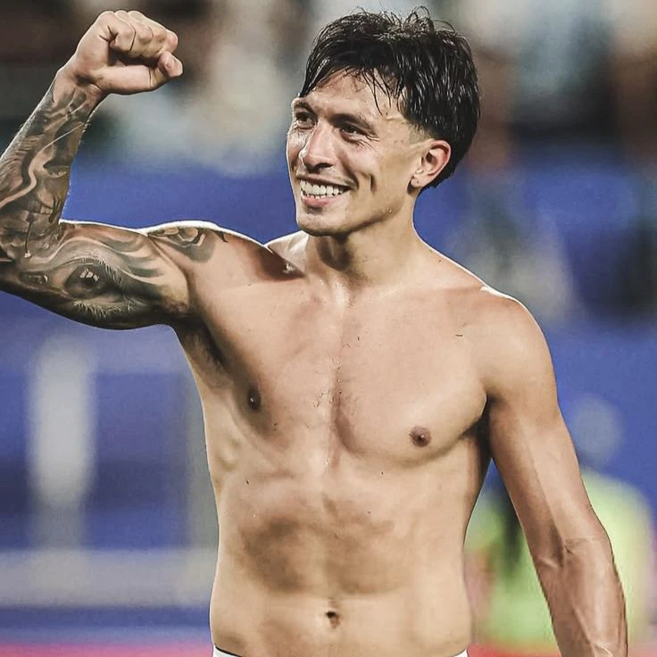 Lisandro Martinez thumbnail