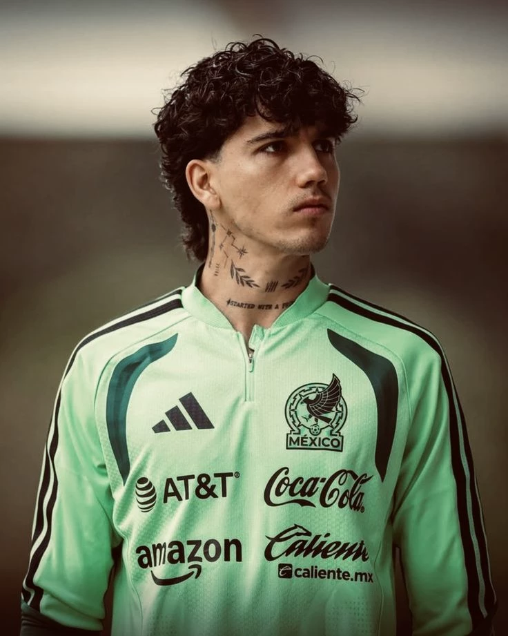 Kevin Alvarez 😍 thumbnail