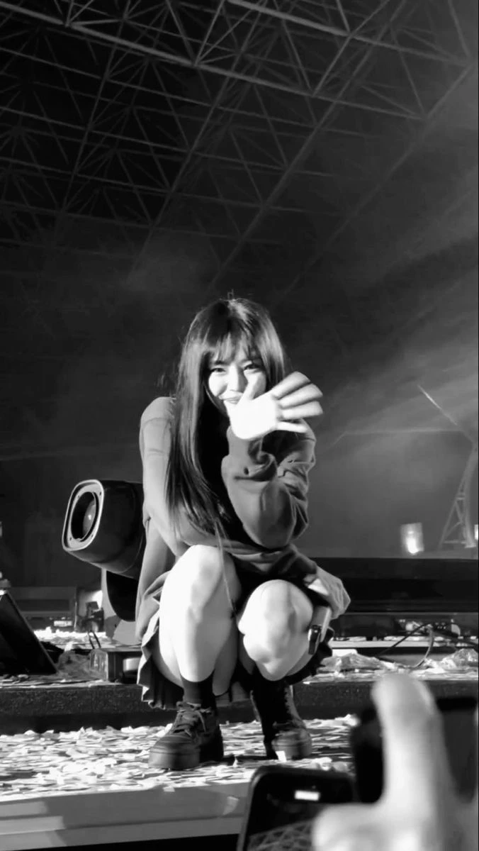 Jennie - WLW thumbnail