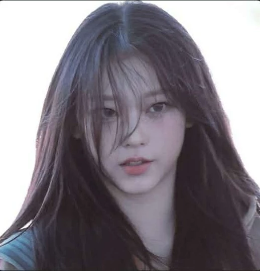 Kang Haerin thumbnail