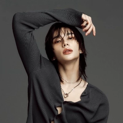 Hwang Hyunjin thumbnail