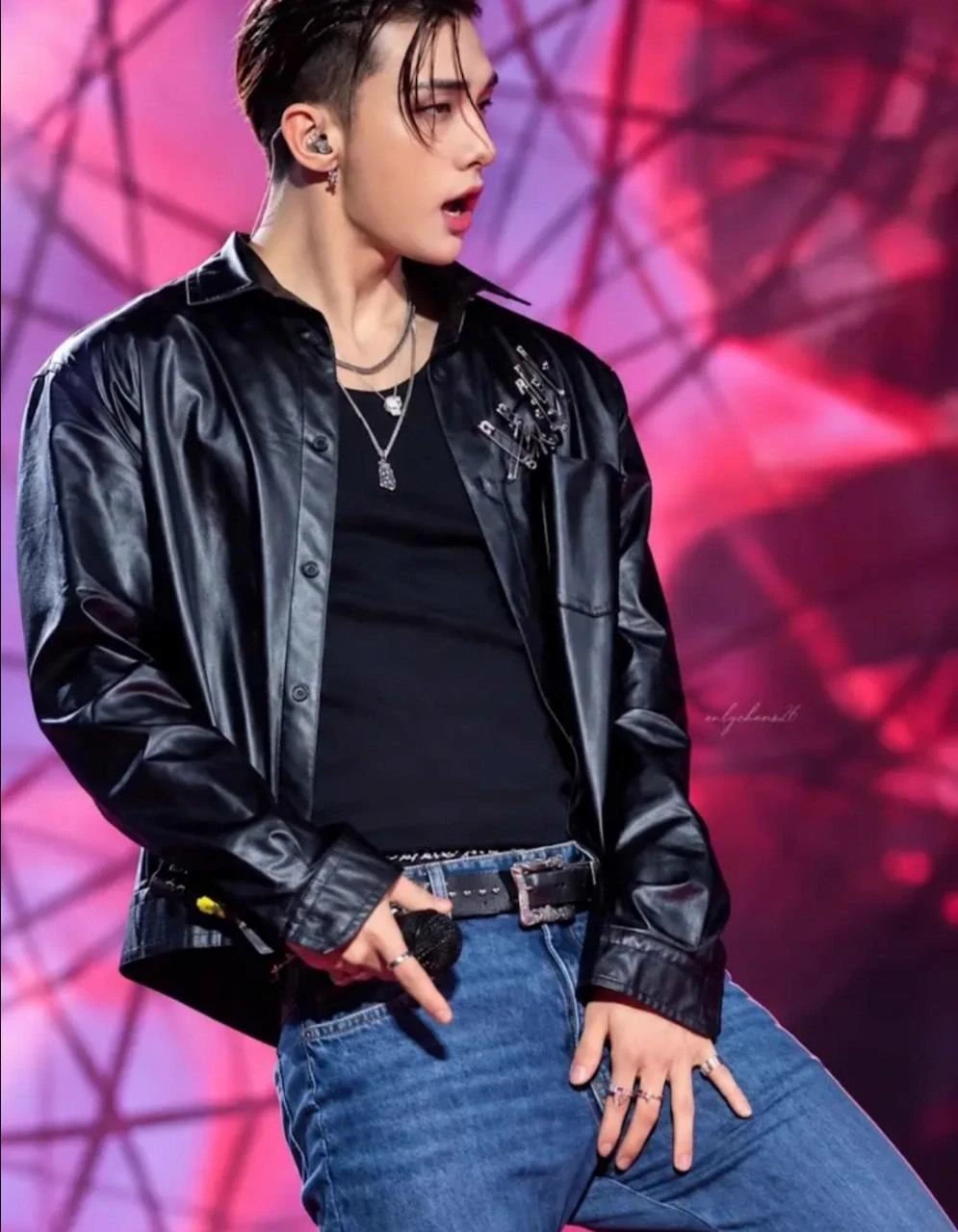 hyunjin thumbnail